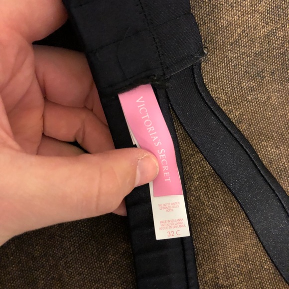 Victoria’s Secret bikini top - Picture 3 of 3